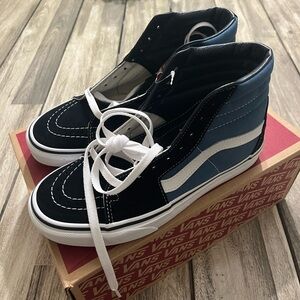 Vans sk8-Hi blue navy new with tags skate shoe. Men’s 5.5 women’s 7.